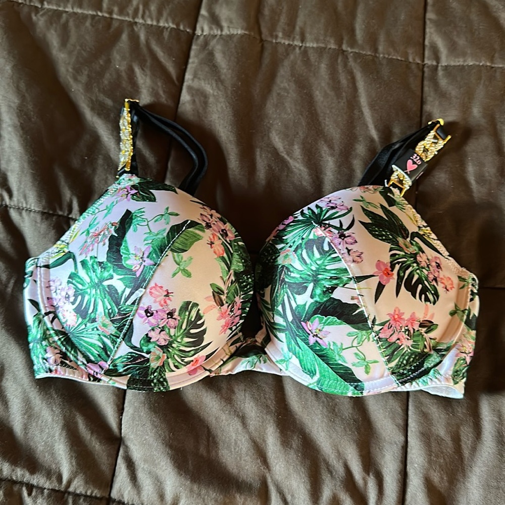 Victoria’s Secret Very Sexy Tropical Push Up Bra